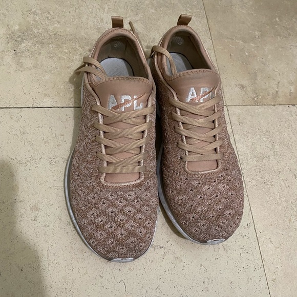Rose Gold Techloom Phantom APL Sneakers size 7.5 - Picture 2 of 4